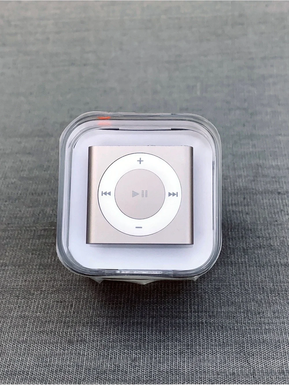 Apple iPod Shuffle 2GB 4th Generation Silver